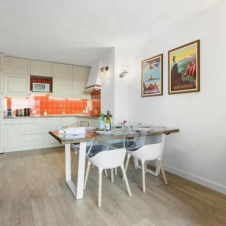 Joli 43m² Vue Piscine Parking * Saint-Raphaël